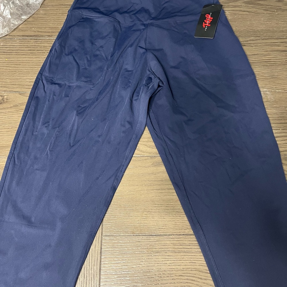 Top Gym People leggings with pockets